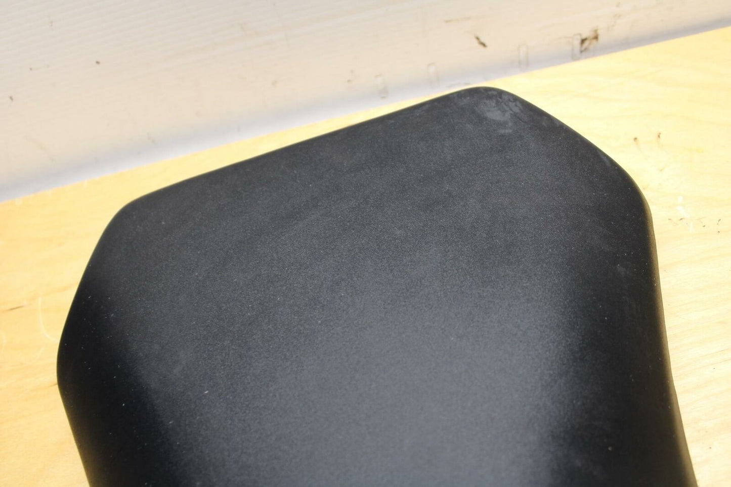 02-03 YAMAHA YZF R1 5PW FRONT DRIVERS SEAT SADDLE PILLION 5PW-24710-01-00 BB313