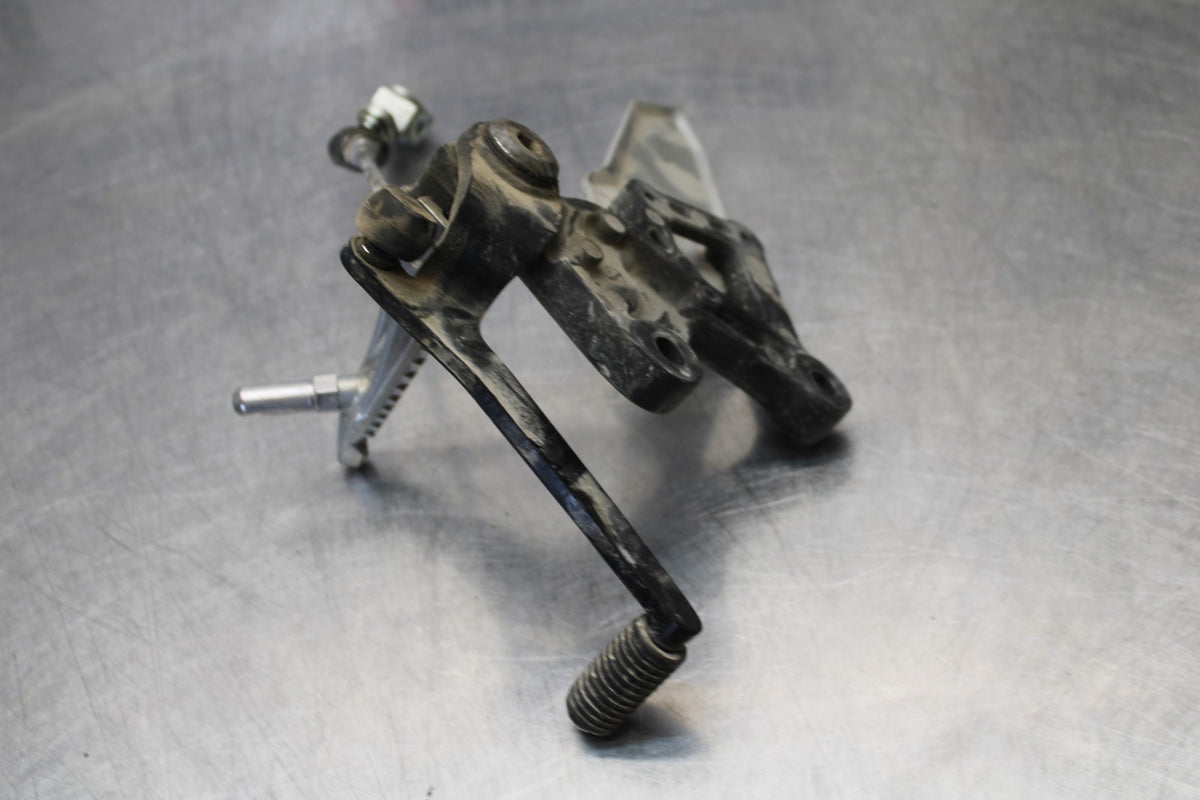 24-25 KAWASAKI NINJA ZX4R LEFT REARSET REAR SET DRIVER FOOT PEG REST STOP BB174