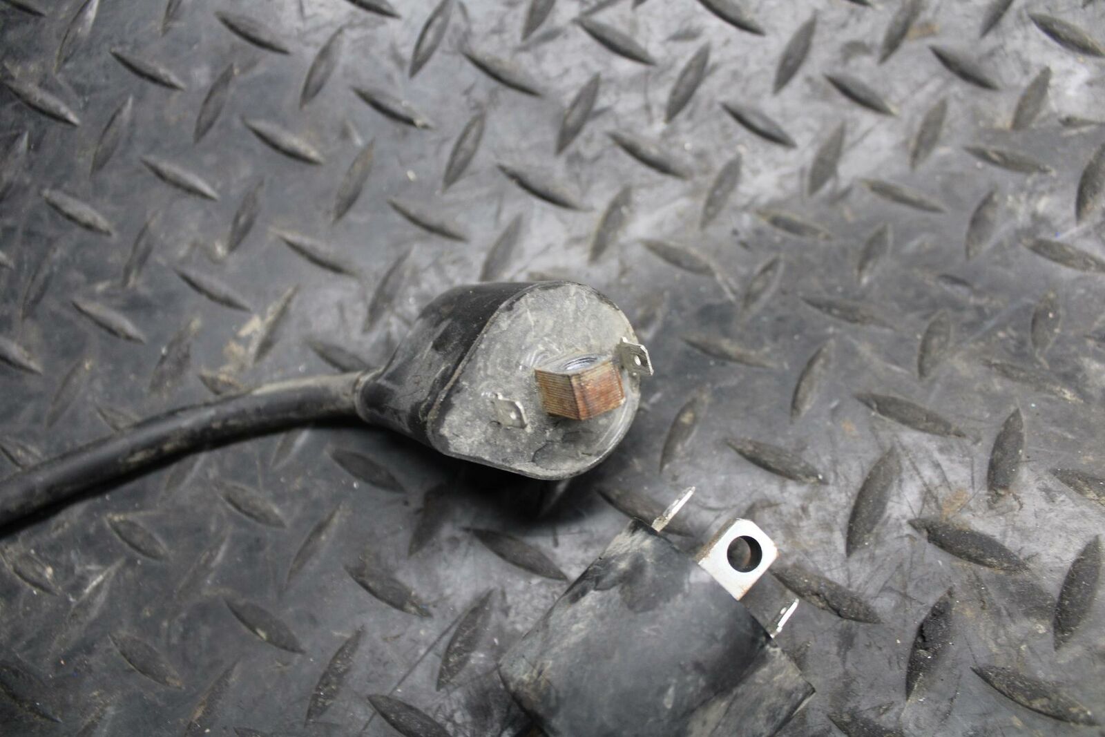 03 SUZUKI SV650S IGNITION  COIL SPARK PLUG CAPS 33410-17G00 33420-17G00  BB219