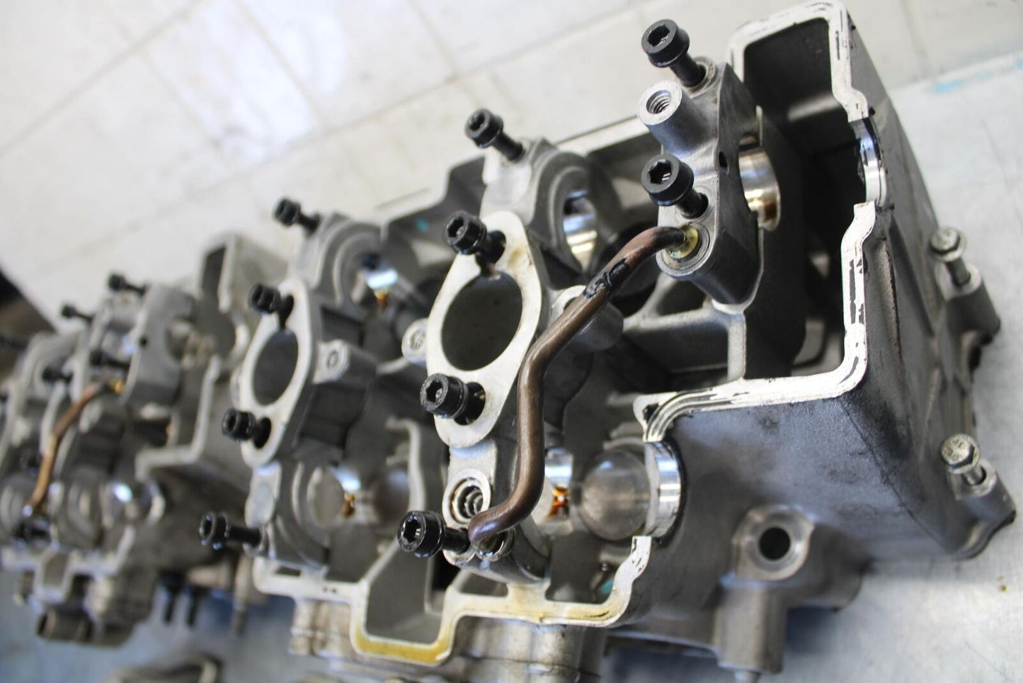 2010 Aprilia RSV1000R ENGINE TOP END CYLINDER HEAD BB513