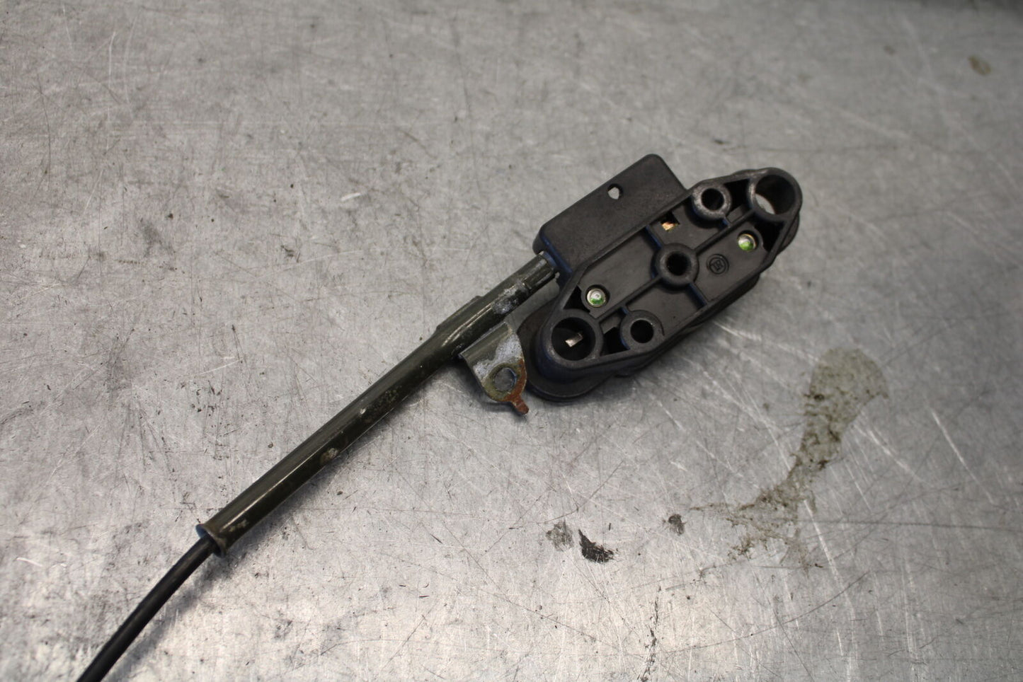 03-07 SUZUKI SV1000S REAR PASSENGER SEAT LATCH LOCK ASSEMBLY BB657