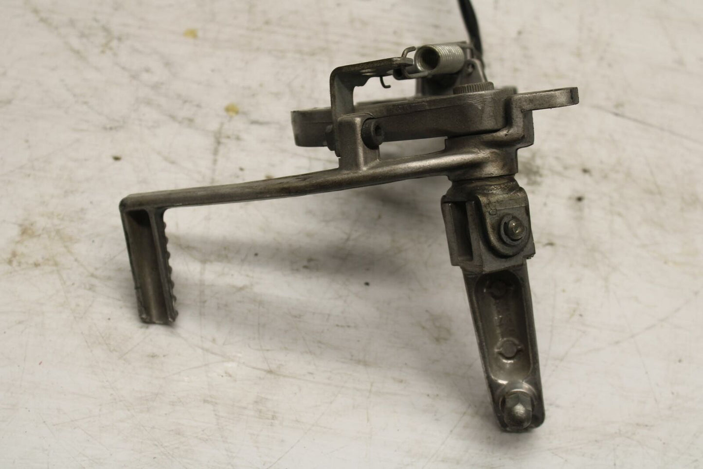 04-05 SUZUKI GSXR750 RIGHT REARSET REAR SET DRIVER FOOT PEG REST STOP BB270