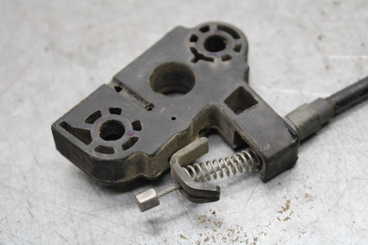 09-11 TRIUMPH DAYTONA 675 REAR PASSENGER SEAT LATCH LOCK ASSEMBLY BB652