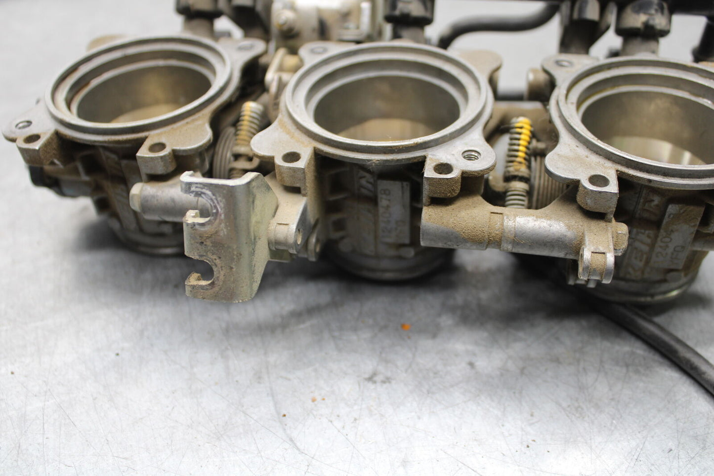 09-11 TRIUMPH DAYTONA 675 MAIN FUEL INJECTORS / THROTTLE BODIES BB652