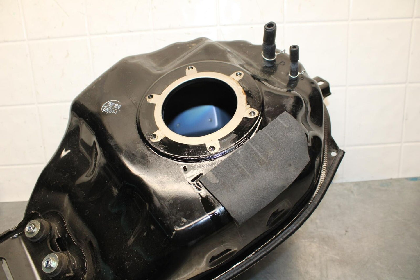 19-21 YAMAHA YZF R3 GAS TANK FUEL CELL PETROL RESERVOIR BB588