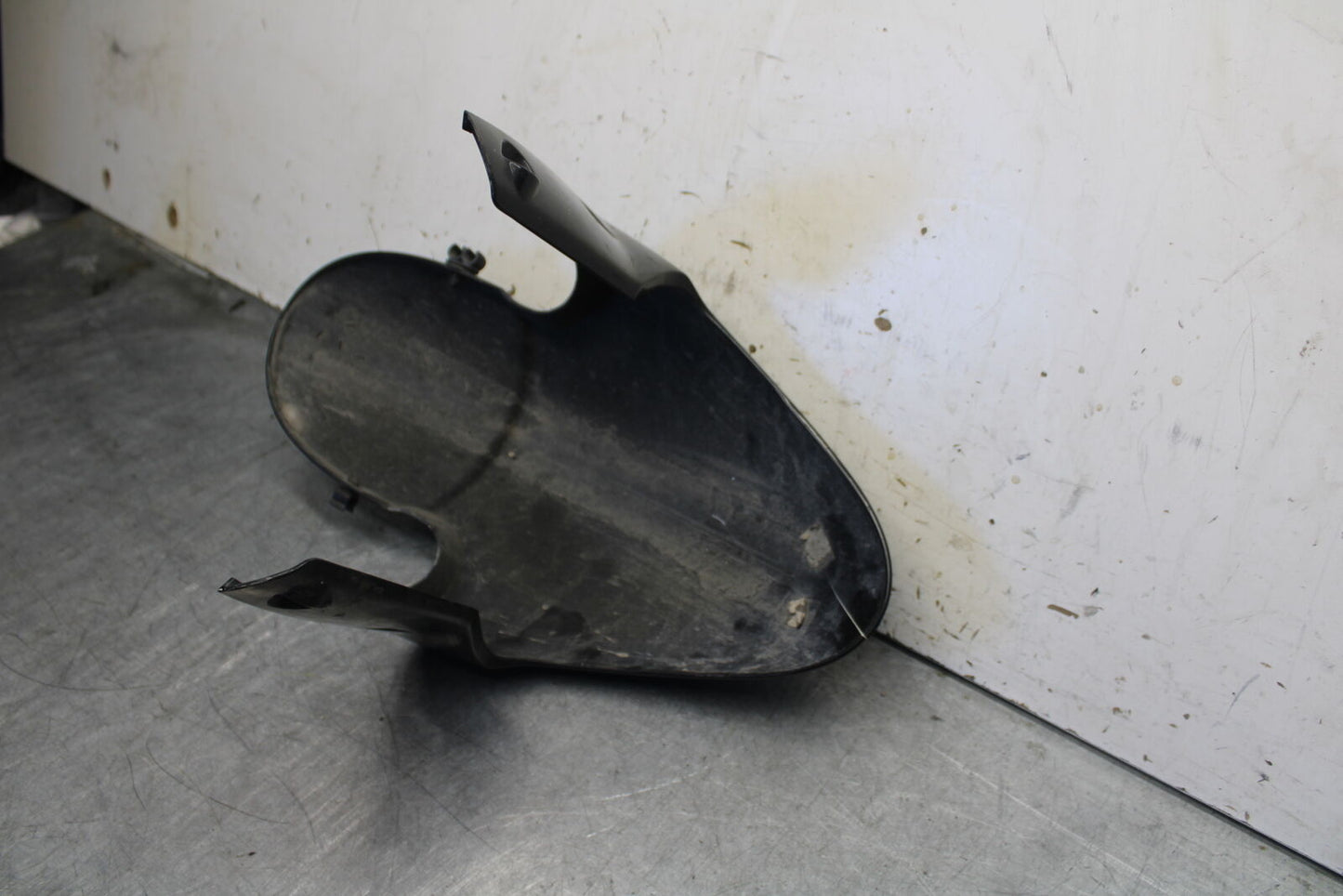 07-08 TRIUMPH DAYTONA 675 FRONT WHEEL FENDER COWL FAIRING BB685