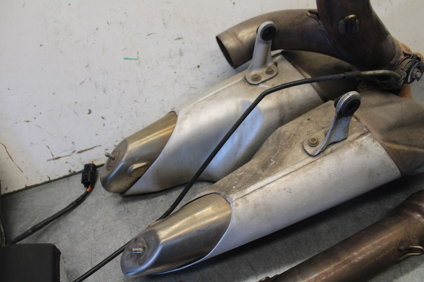 12-15 DUCATI 1199 PANIGALE FULL EXHAUST SYSTEM HEADERS PIPE MUFFLER BB699