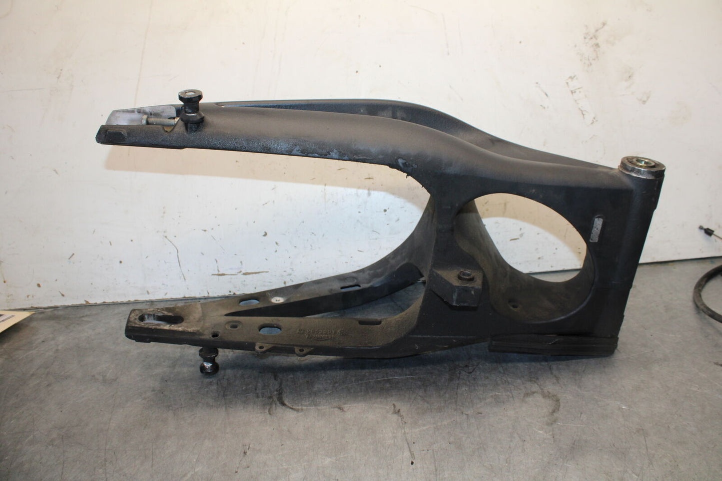 07-08 TRIUMPH DAYTONA 675 REAR SWINGARM BACK SUSPENSION SWING ARM T2051694 BB685