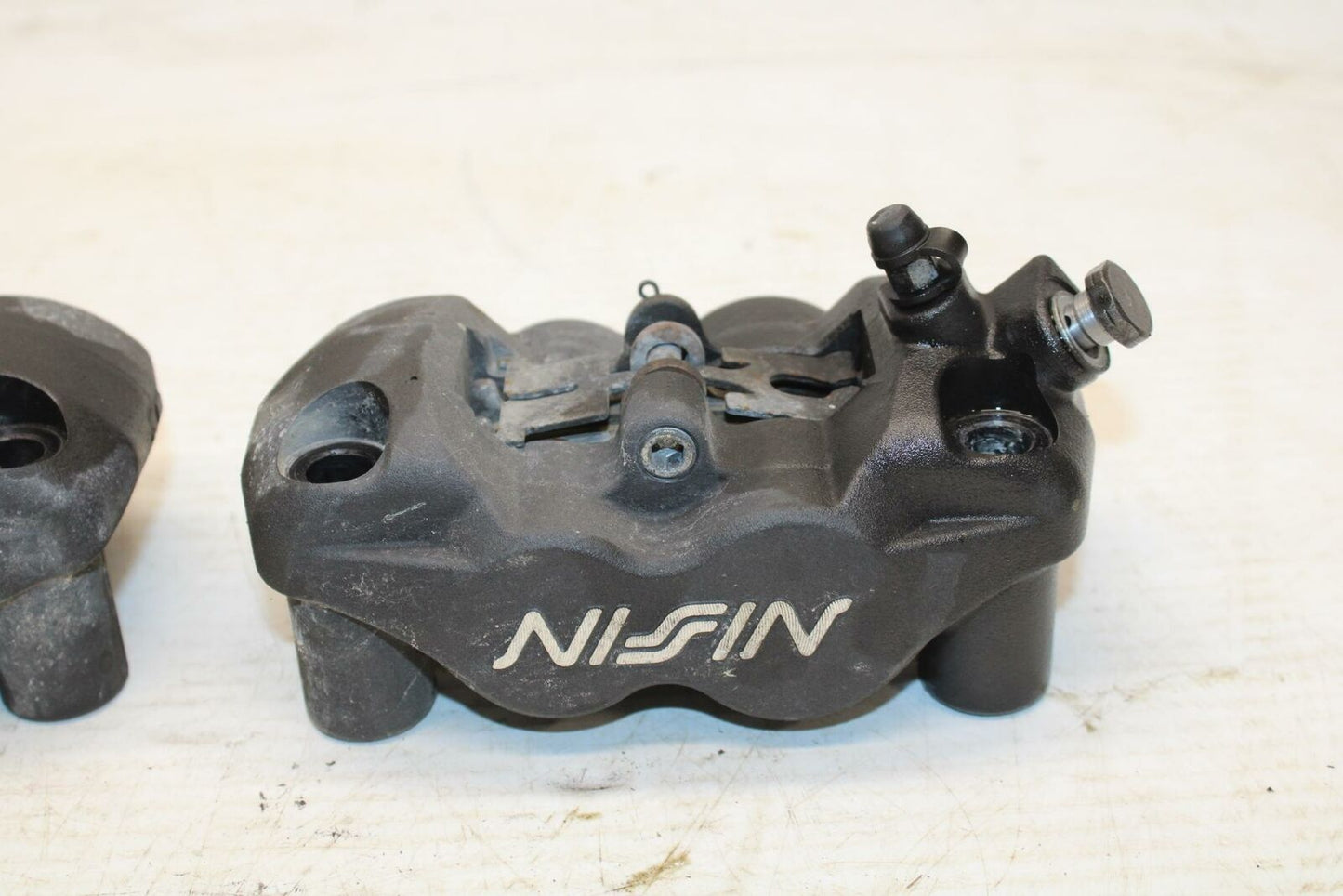 07-16 TRIUMPH STREET TRIPLE RIGHT LEFT FRONT BRAKE CALIPER SET PAIR BB356