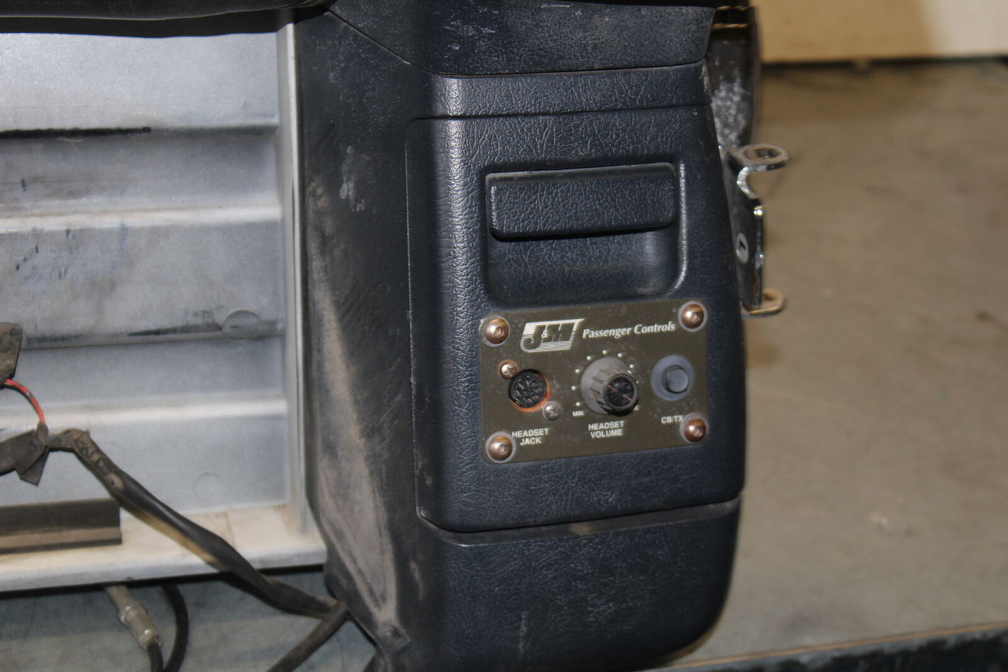 93-00 HONDA GOLDWING 1500 GL1500SE REAR TRUNK COMPARTMENT BB700