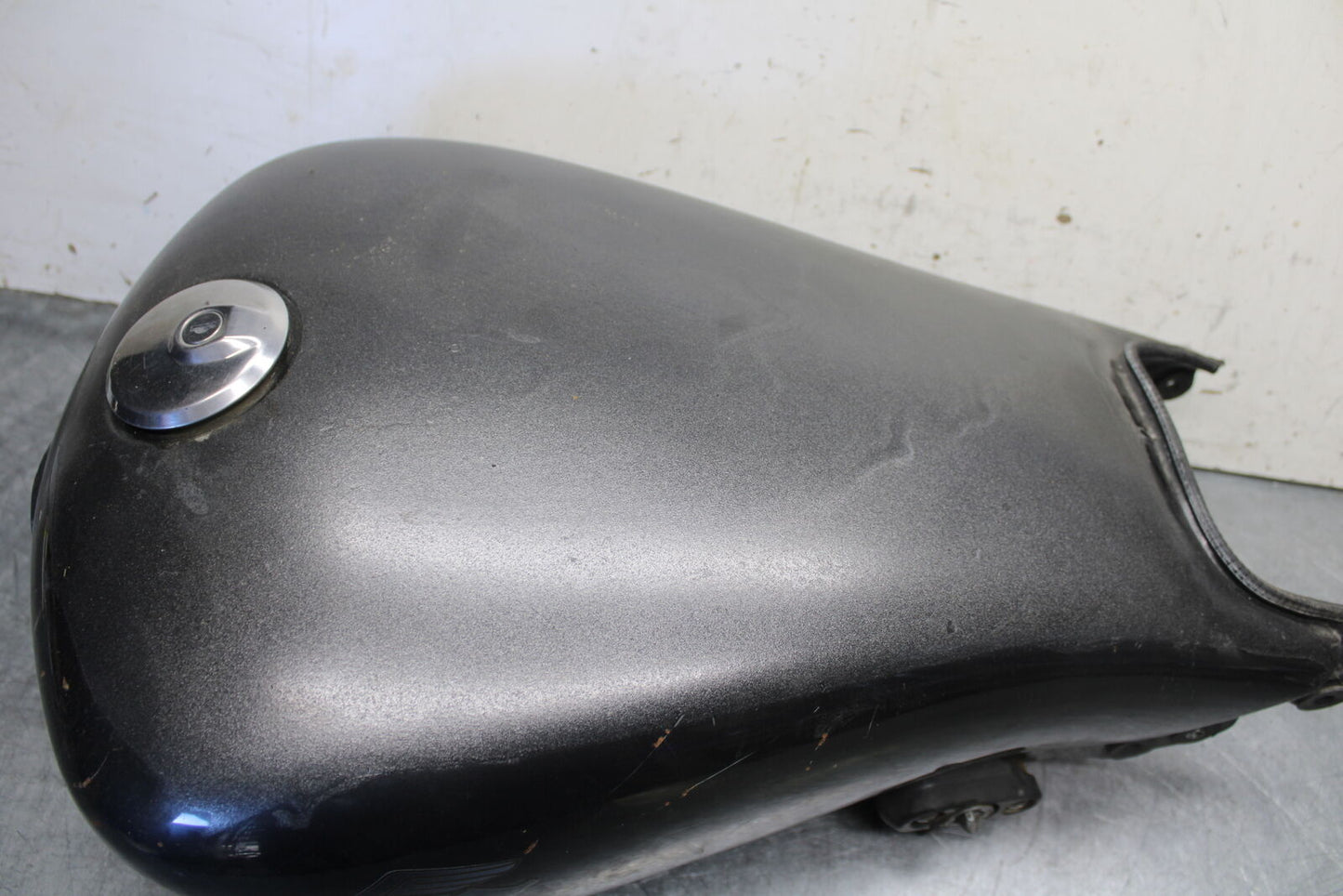 85-86 SUZUKI MADURA 1200 GAS TANK FUEL PETROL RESERVOIR BB691