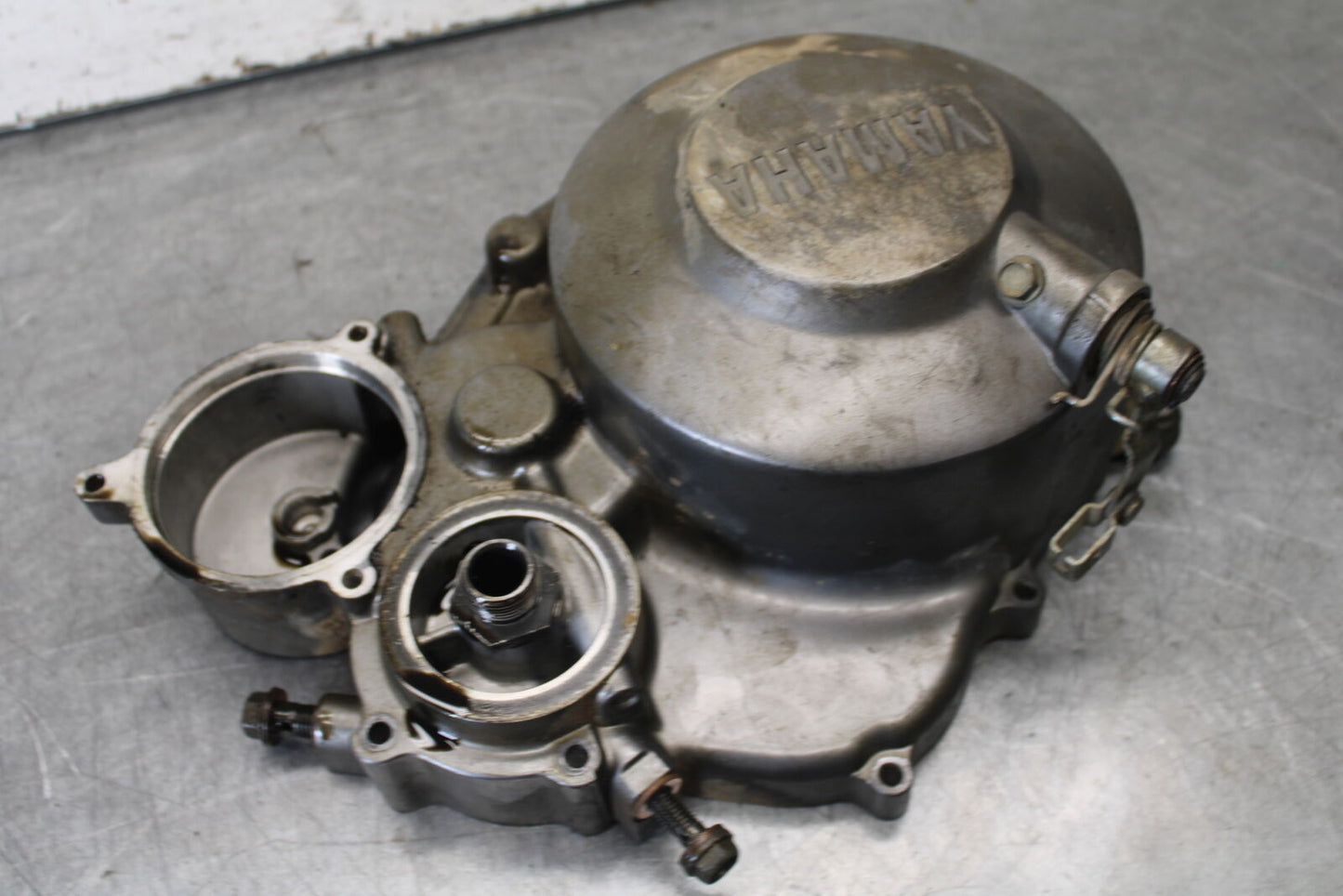 01-05 YAMAHA RAPTOR 660R CLUTCH SIDE ENGINE MOTOR COVER 5LP-15431-00-00 BB695