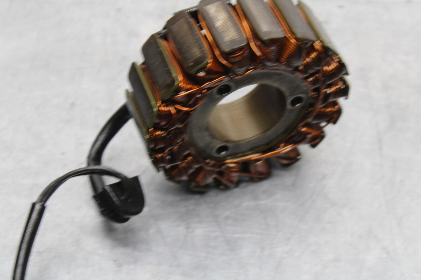 1999 Suzuki GSXR600 STATOR GENERATOR ALTERNATOR MAGNETO 31401-33E00 BB580