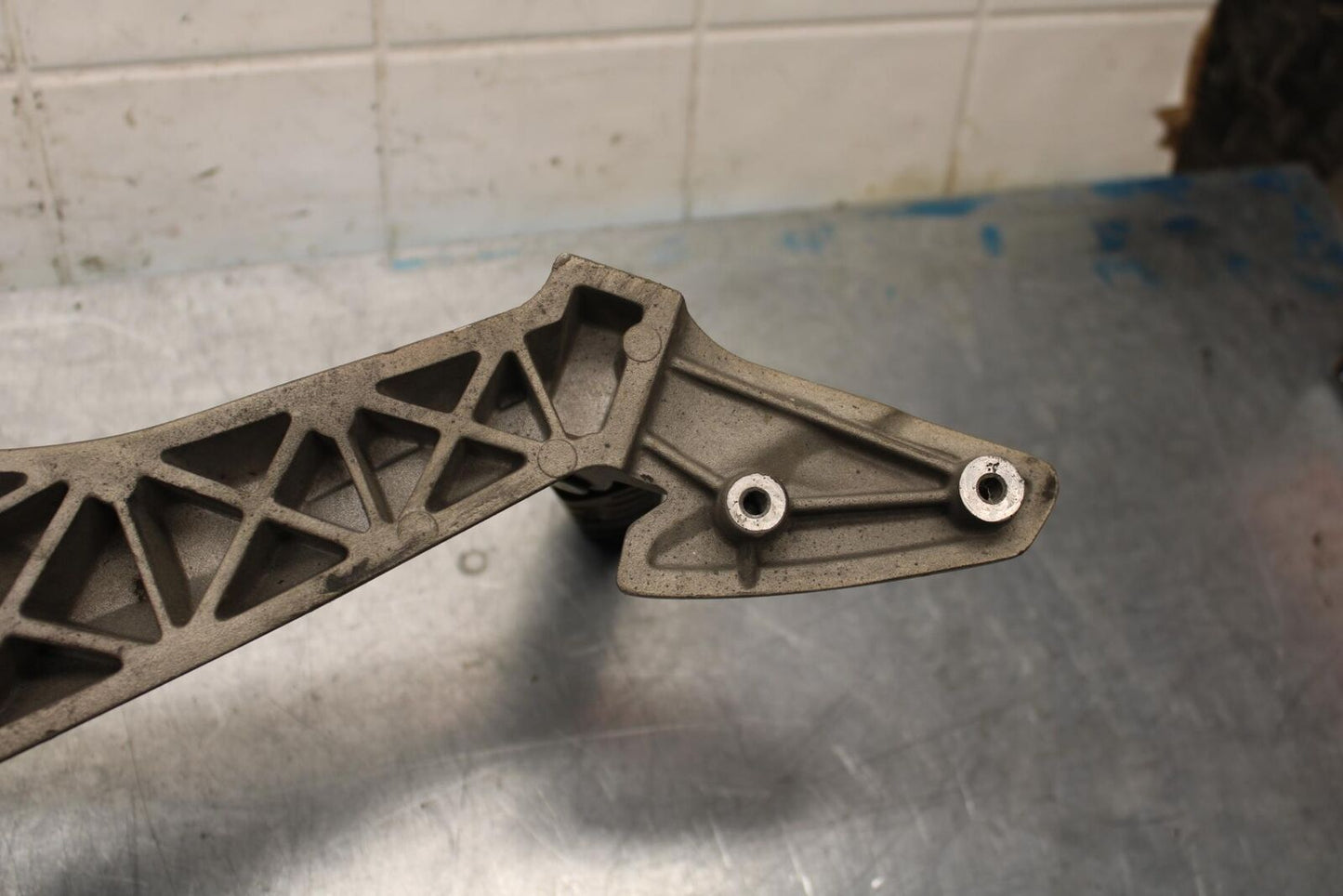 2008 Aprilia Shiver 750 SL750 LEFT REARSET REAR INCLUDING REAR PEG BB551