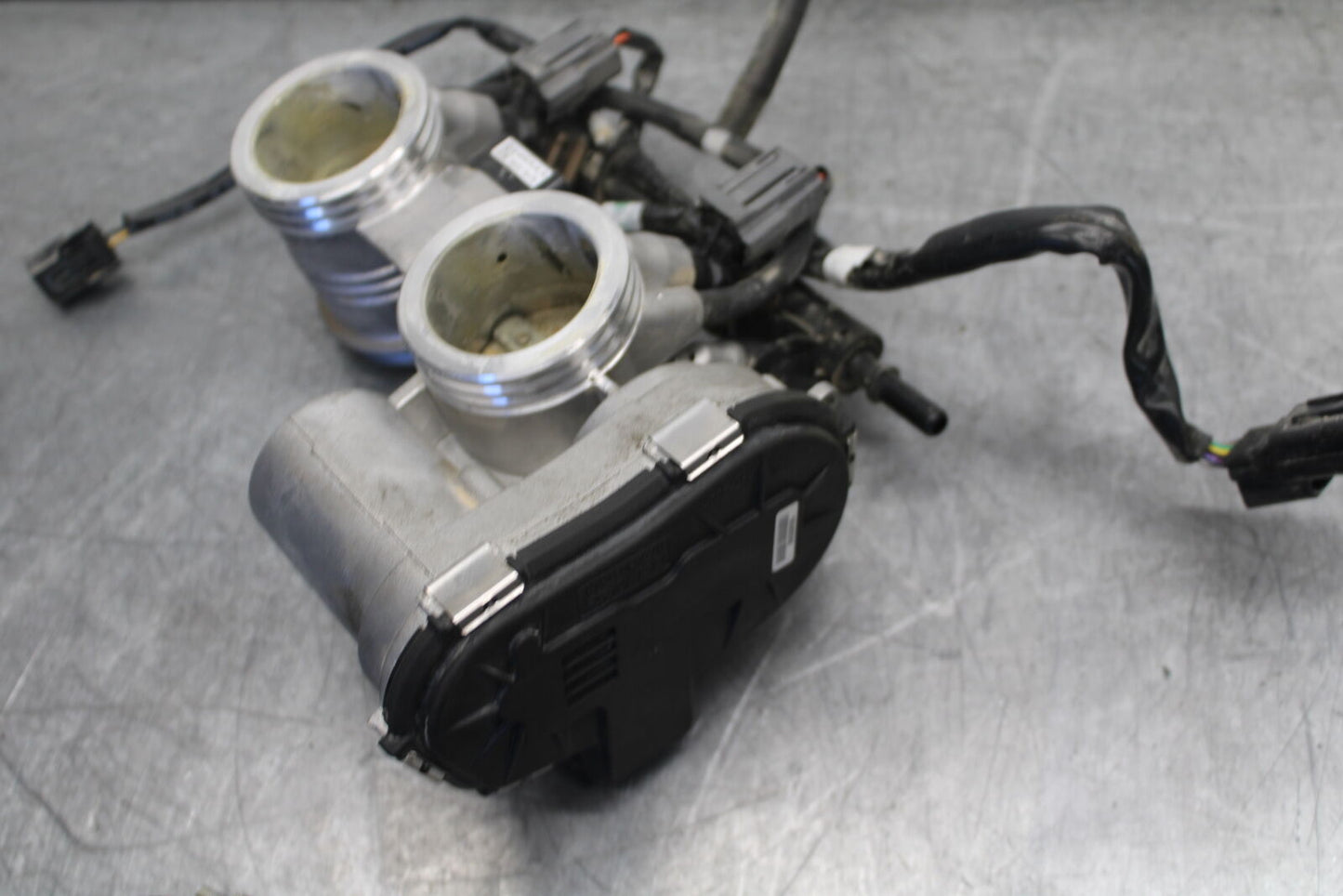 21-24 KTM 890 ADVENTURE R MAIN FUEL INJECTORS / THROTTLE BODIES BB723