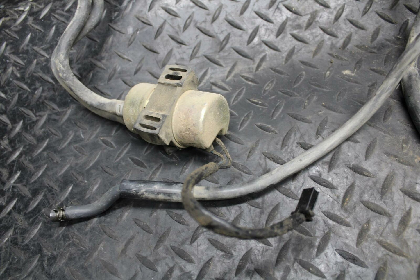 02 YAMAHA V STAR 1100 FUEL GAS PUMP HOSE BB199