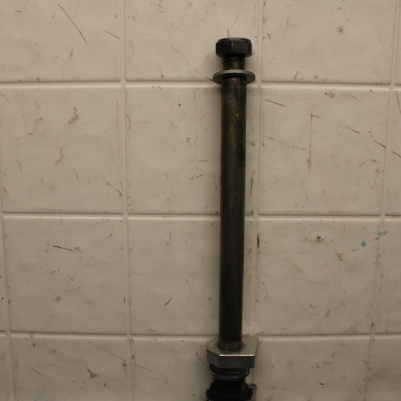 2012 Triumph Daytona 675R REAR AXLE BACK WHEEL RIM PIVOT BOLT AXEL BB589