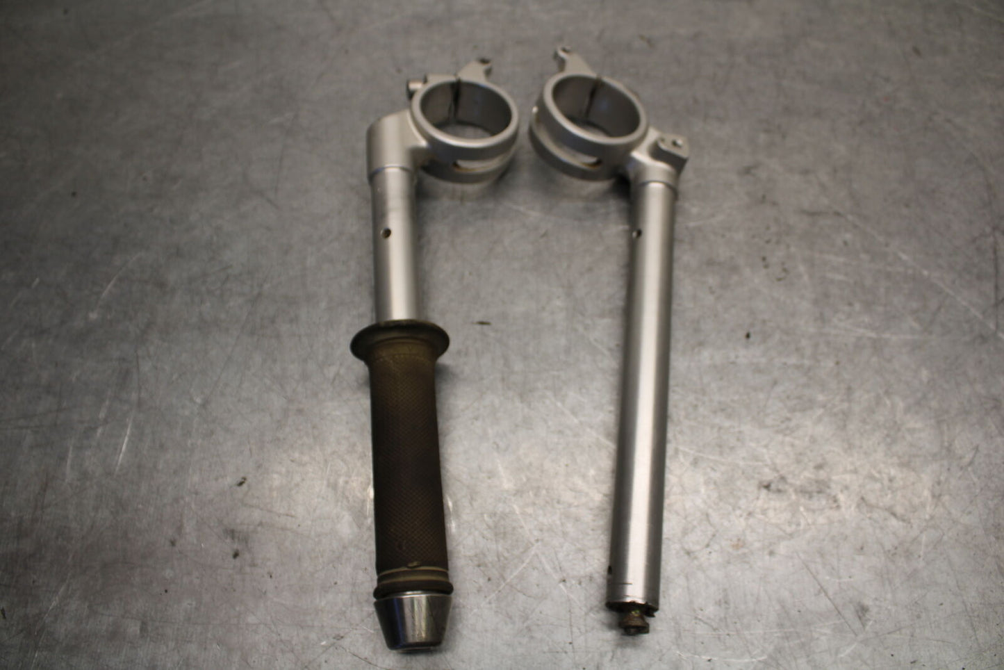 09-11 TRIUMPH DAYTONA 675 LEFT RIGHT CLIP ON ONS HANDLEBARS PAIR SET BB652