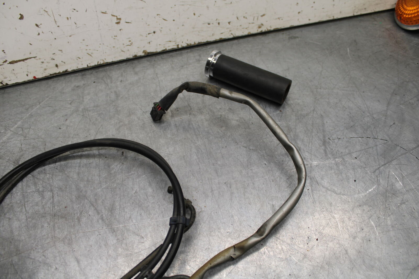 99-00 YAMAHA V STAR 1100 THROTTLE CABLE LINE HOUSING GUIDE BB711