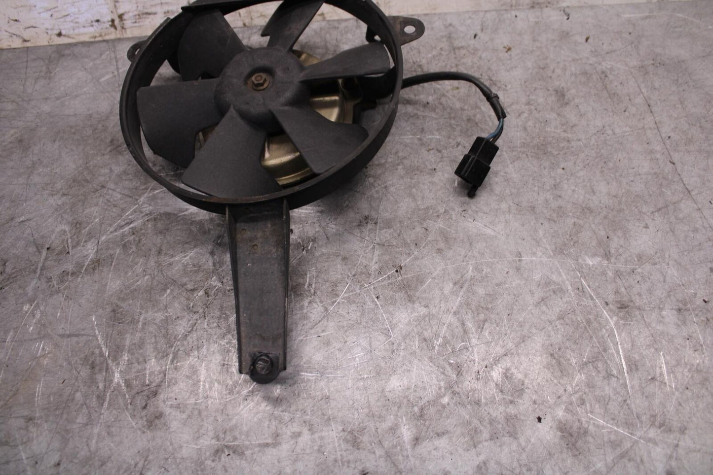 2002 Yamaha YZF R6 ENGINE RADIATOR COOLING FAN 5EB-12405-00-00 BB545