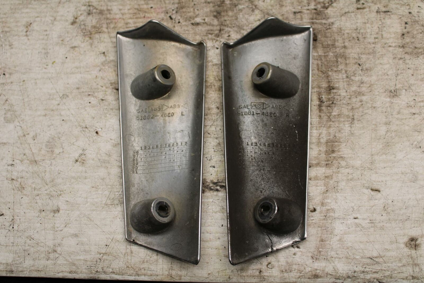 00-04 SUZUKI MARAUDER 800 VZ800 RADIATOR TRIM SHIELD GUARD BB305