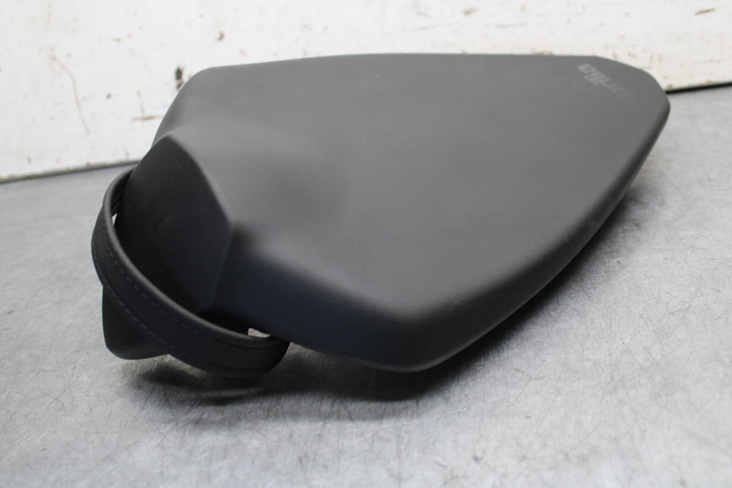 21-24 APRILIA RSV4 REAR PASSENGER SEAT PAD SADDLE PILLION OEM 2B0069 BB668