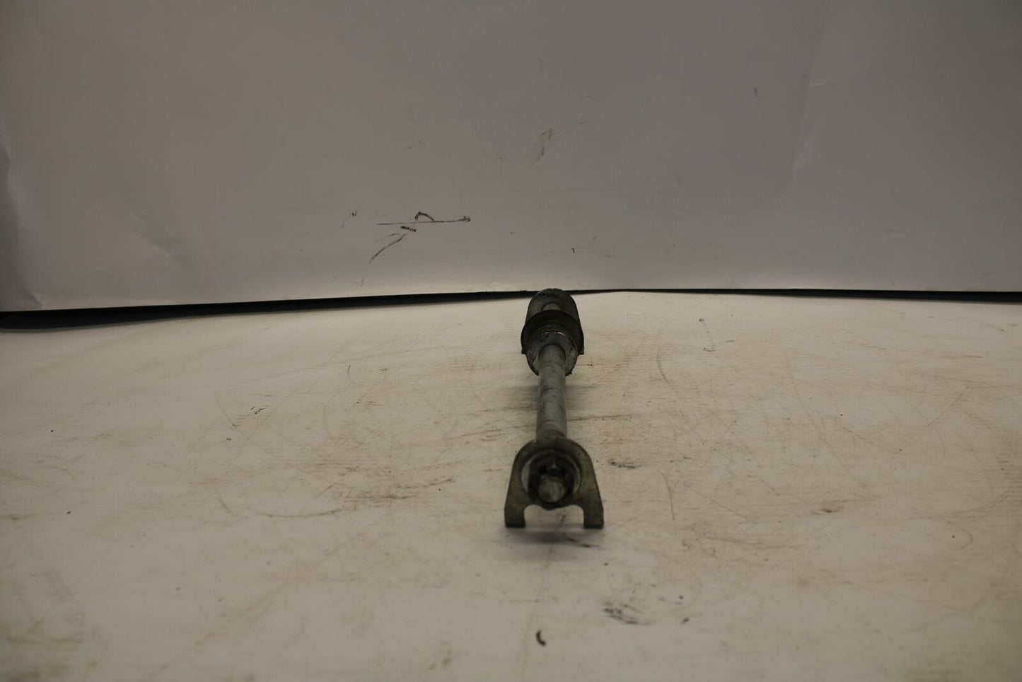 04-09 SUZUKI GS500F REAR AXLE BACK WHEEL RIM PIVOT BOLT AXEL 64711-01D20 BB261