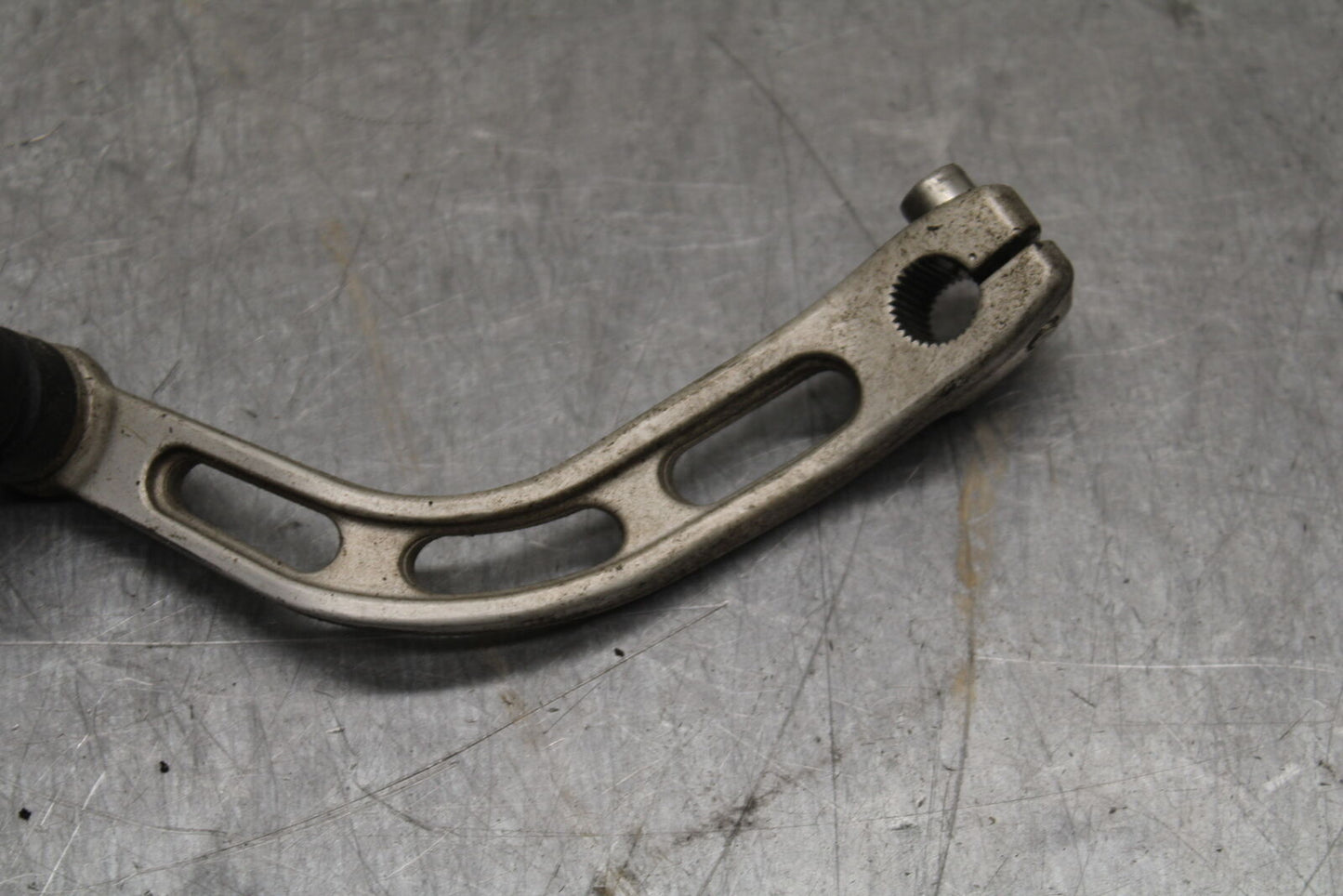 03-04 TRIUMPH DAYTONA 600 SHIFTER PEDAL BB745