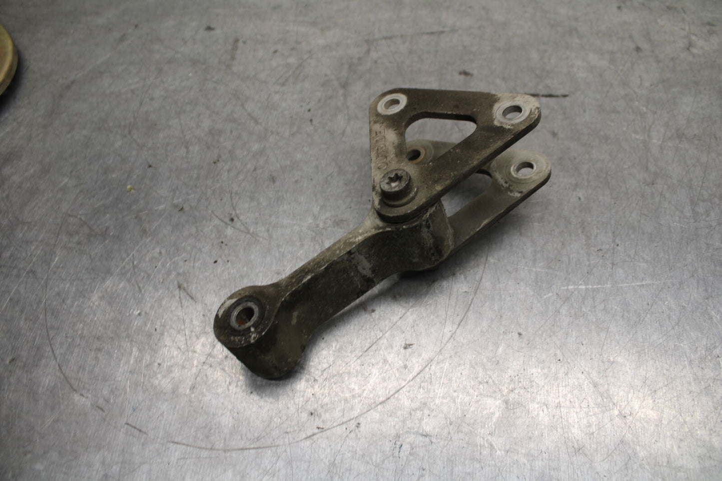 03-04 TRIUMPH DAYTONA 600 REAR DOGBONE SHOCK LINKAGE LINK BB745