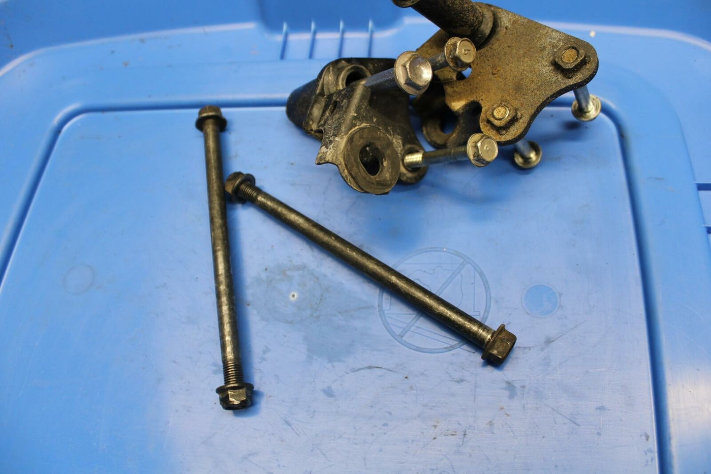 12-17 KAWASAKI NINJA 650 ENGINE MOUNTING BOLTS HARDWARE MOTOR SCREWS BB211