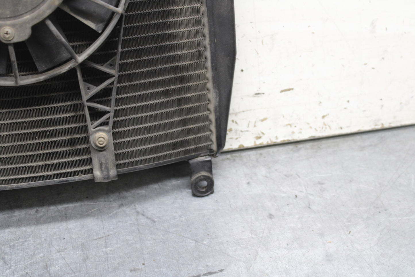 03-04 TRIUMPH DAYTONA 600 ENGINE RADIATOR MOTOR COOLER COOLING RADIATER BB745