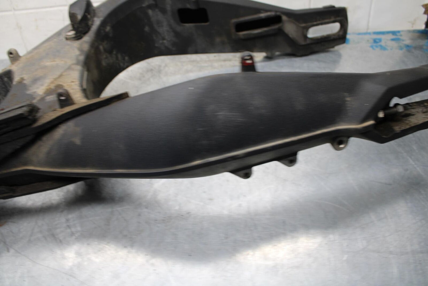 14-15 TRIUMPH STREET TRIPLE R REAR SWINGARM BACK SUSPENSION SWING ARM BB441