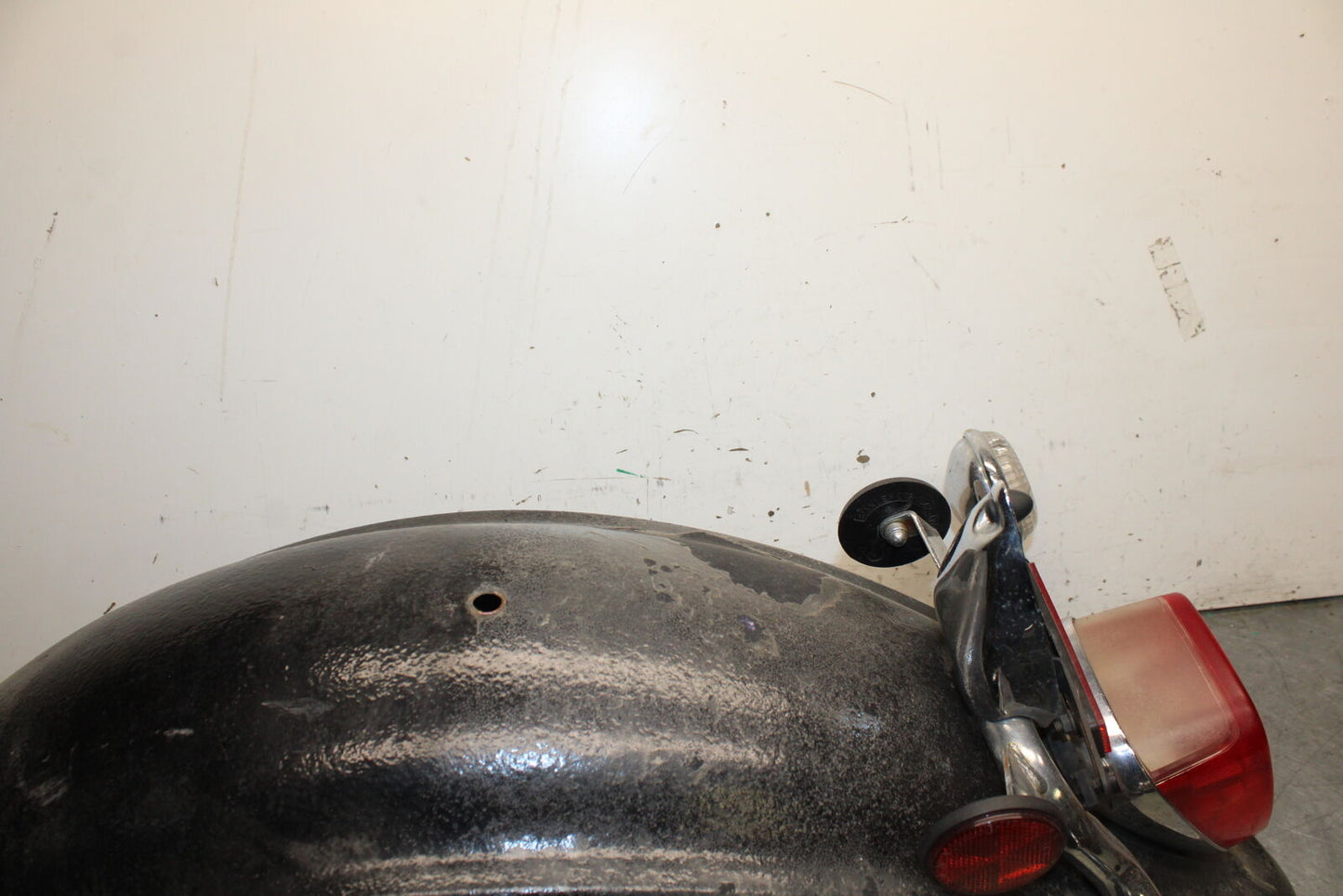 99-00 YAMAHA V STAR 1100 REAR BACK WHEEL FENDER MUD GUARD BB711