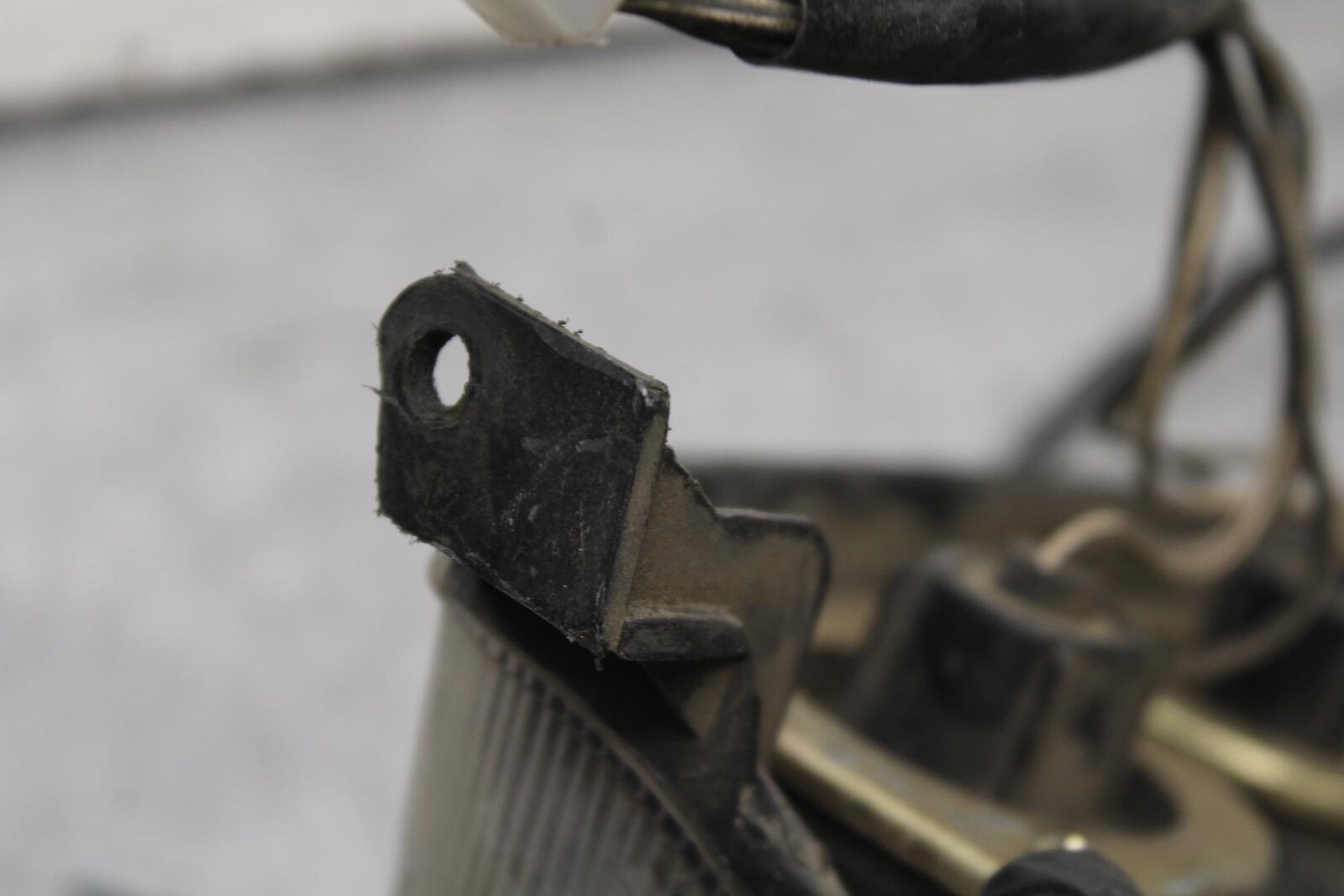 01-03 SUZUKI GSXR600 REAR TAIL TAILLIGHT BACK BRAKE LIGHT BB633