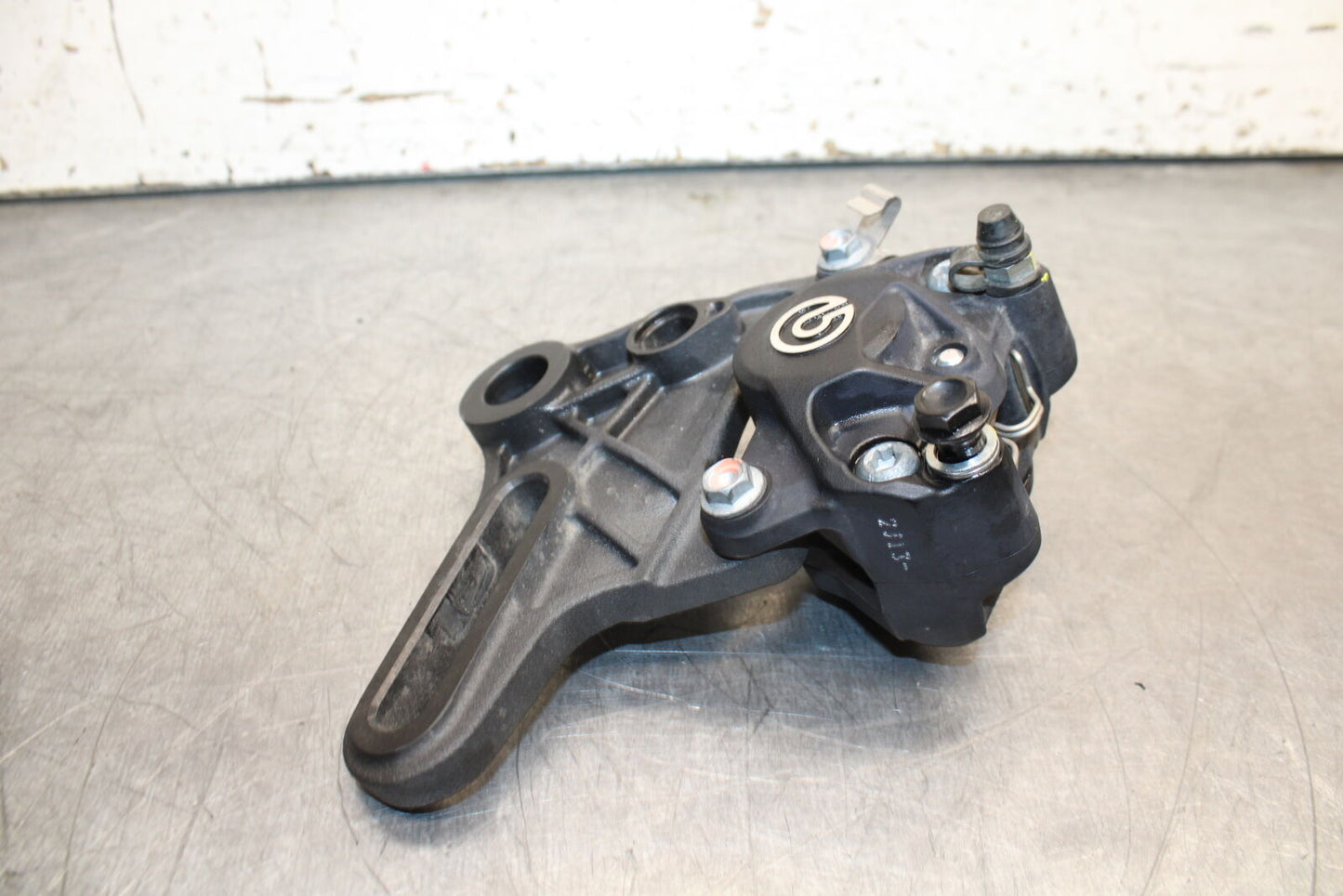 21-24 APRILIA TUONO 660 FACTORY REAR BACK BRAKE CALIPER W MOUNT BRACKET BB733