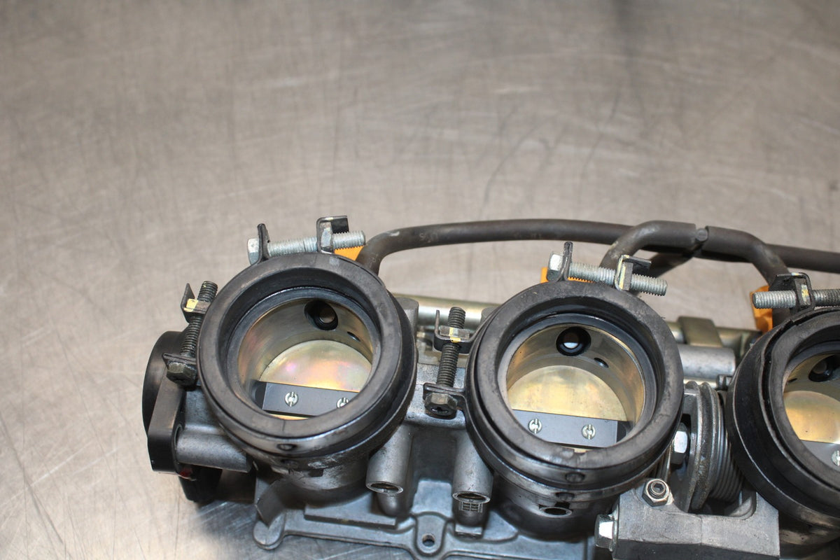 05-06 HONDA CBR600RR MAIN FUEL INJECTORS / THROTTLE BODIES BB624