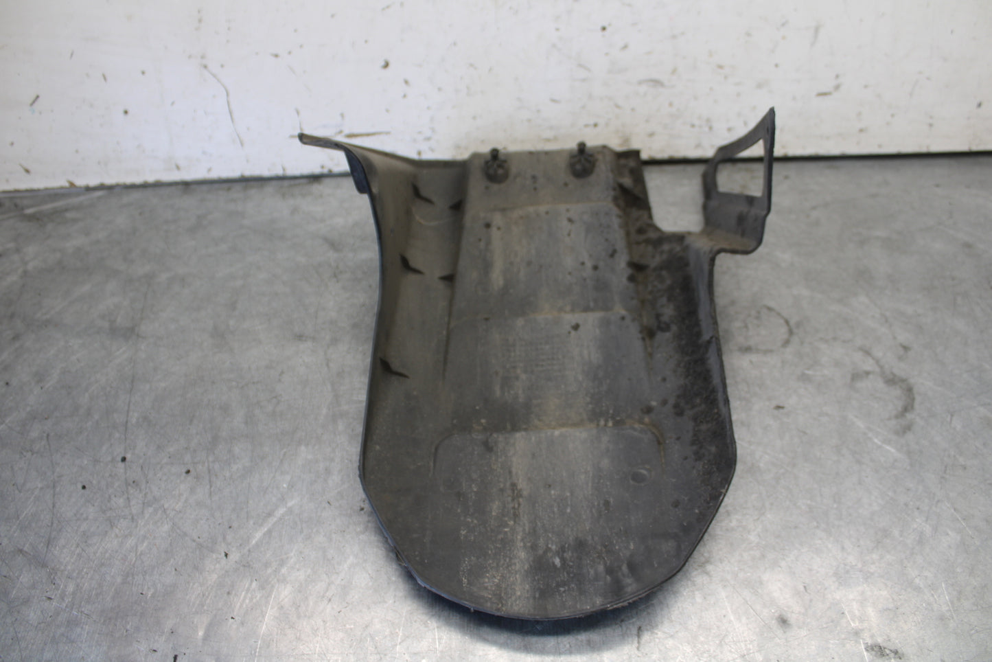 03-04 KAWASAKI NINJA ZX6RR REAR BACK WHEEL TIRE HUGGER FENDER BB684