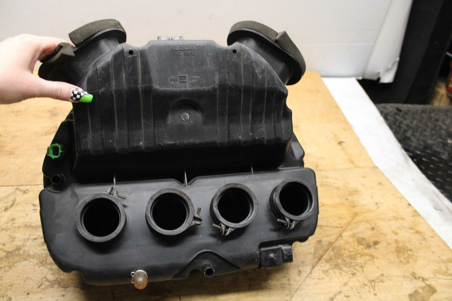 01-03 SUZUKI GSXR600 AIRBOX AIR INTAKE FILTER BOX BB336