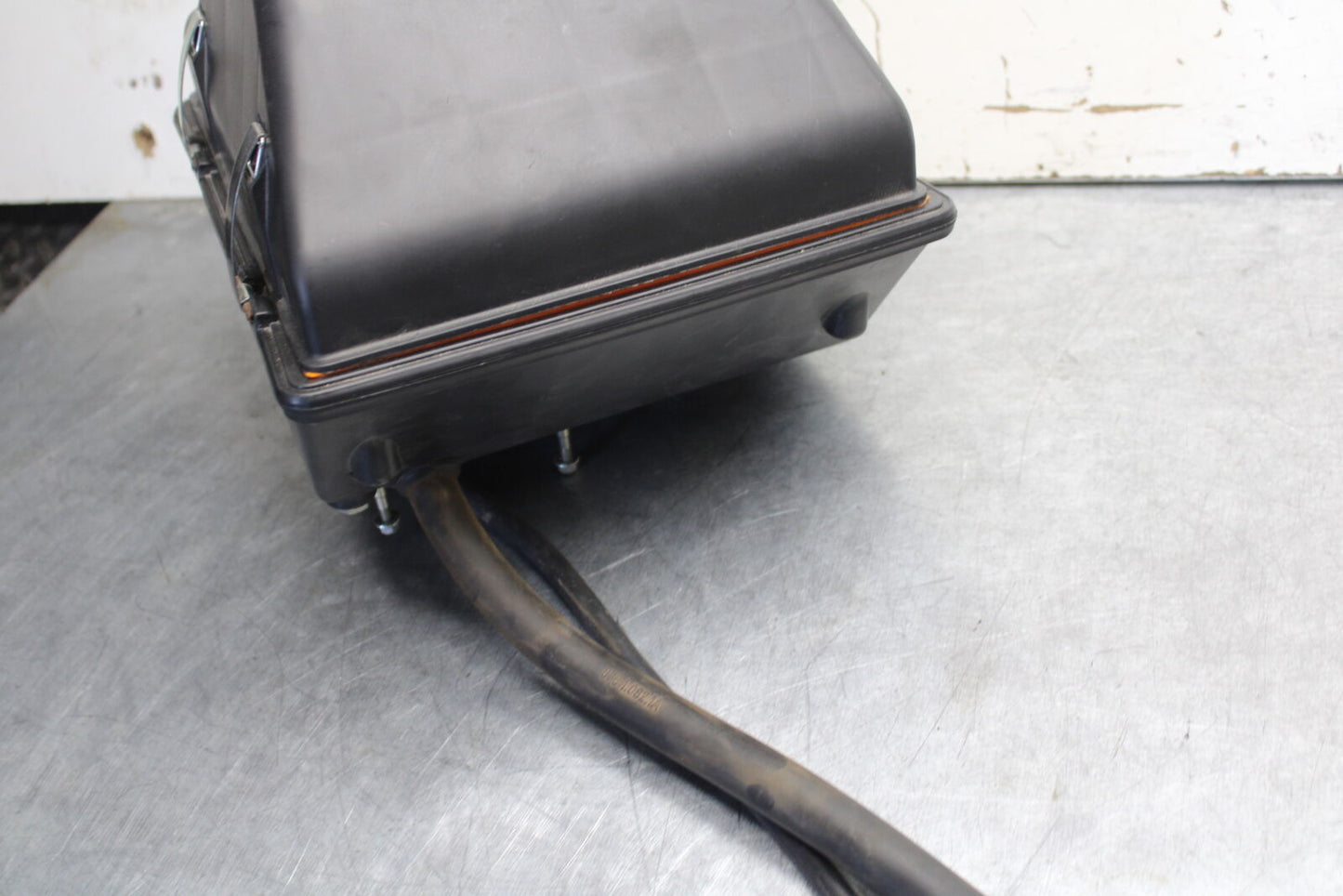 06-07 DUCATI MONSTER 695 AIRBOX AIR INTAKE FILTER BOX BB674
