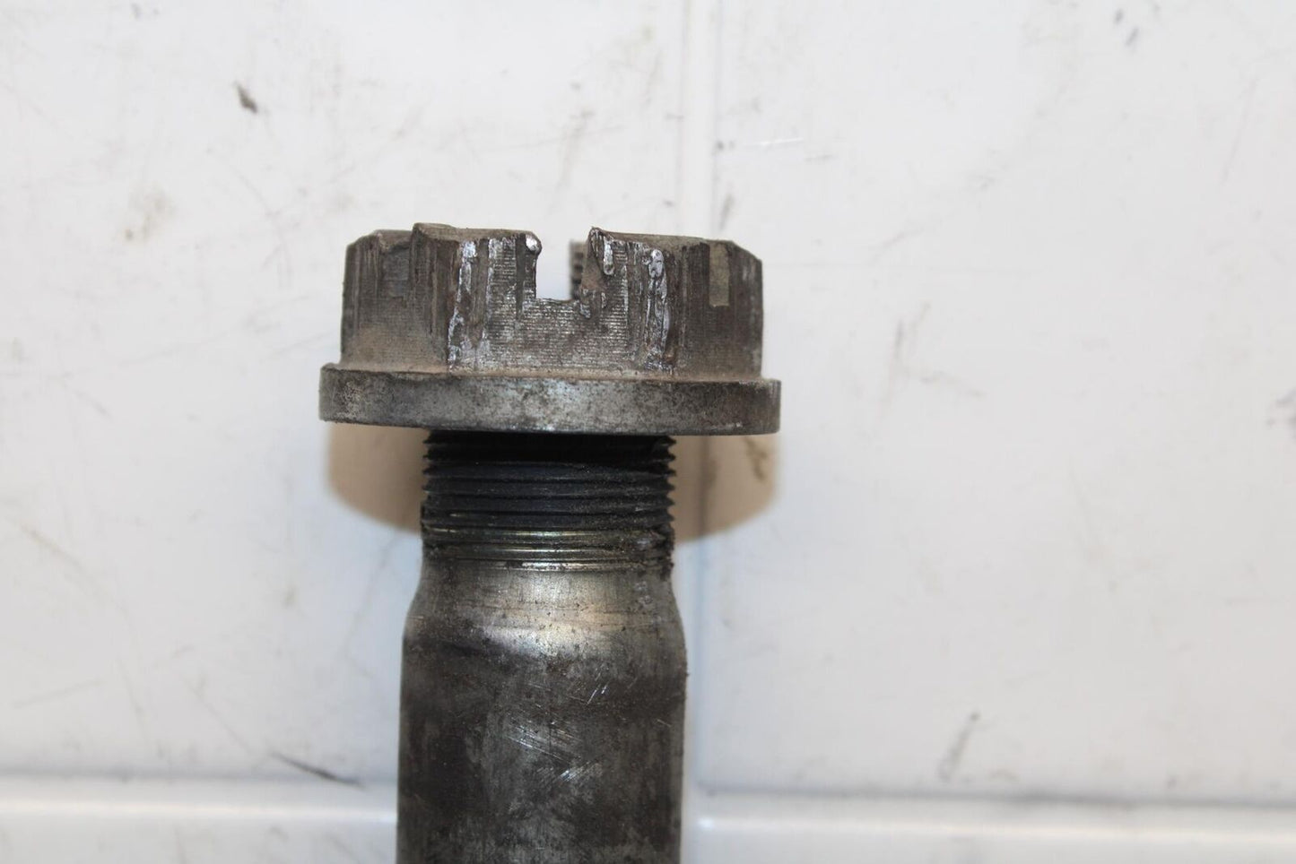 1999 Suzuki GSXR600 REAR AXLE BACK WHEEL RIM PIVOT BOLT AXEL BB580