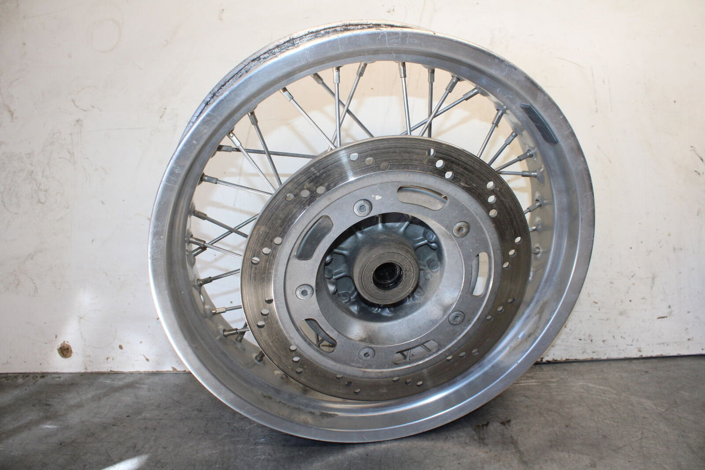 01-06 TRIUMPH TIGER 955I REAR RIM BACK RIM BB693