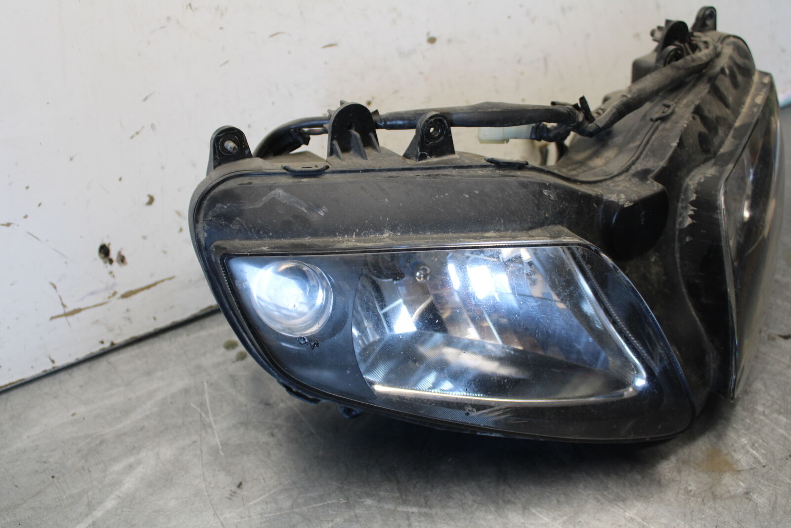 03-07 SUZUKI SV1000S FRONT HEADLIGHT HEAD LIGHT LAMP BB657
