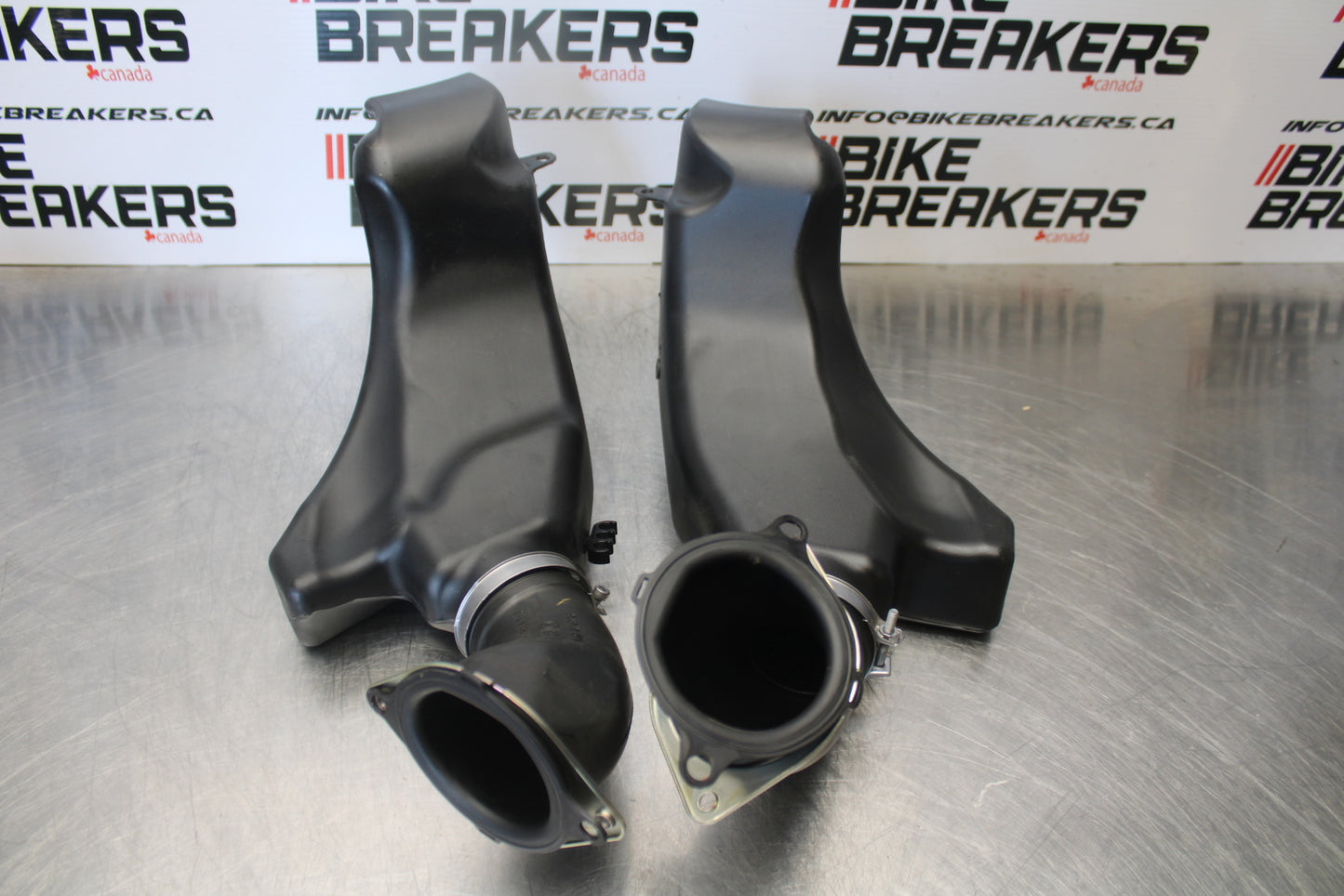 23-24 KAWASAKI NINJA ZX14R NEW!! RIGHT LEFT AIR INTAKE DUCTS BB169