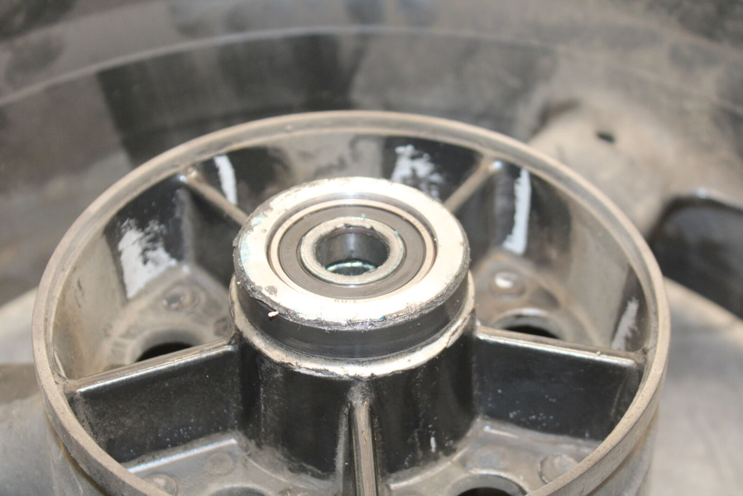 03-04 TRIUMPH DAYTONA 600 REAR WHEEL BACK RIM BB745
