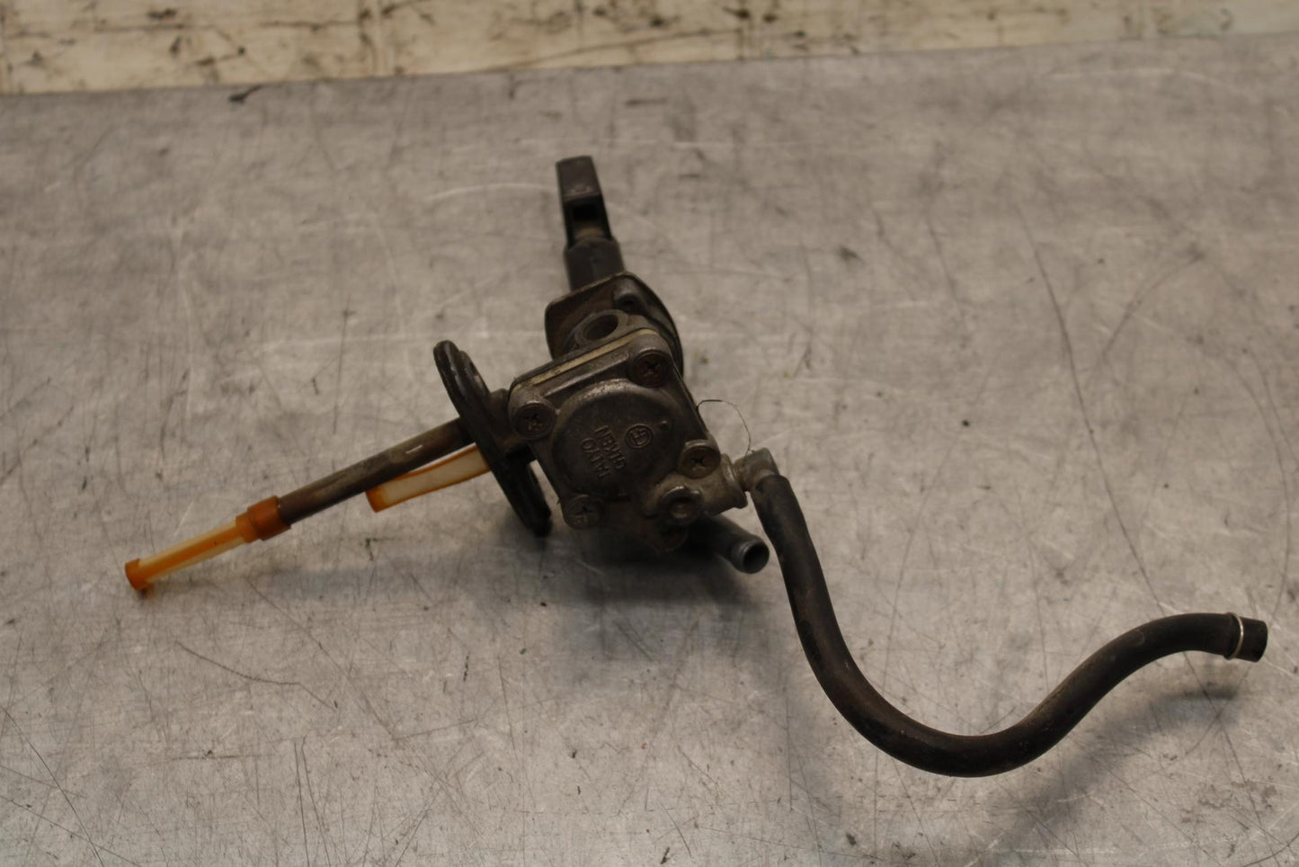BB5591997 Suzuki Bandit 1200 GSF1200S FUEL GAS TANK PETCOCK SHUT ON OFF VALVE