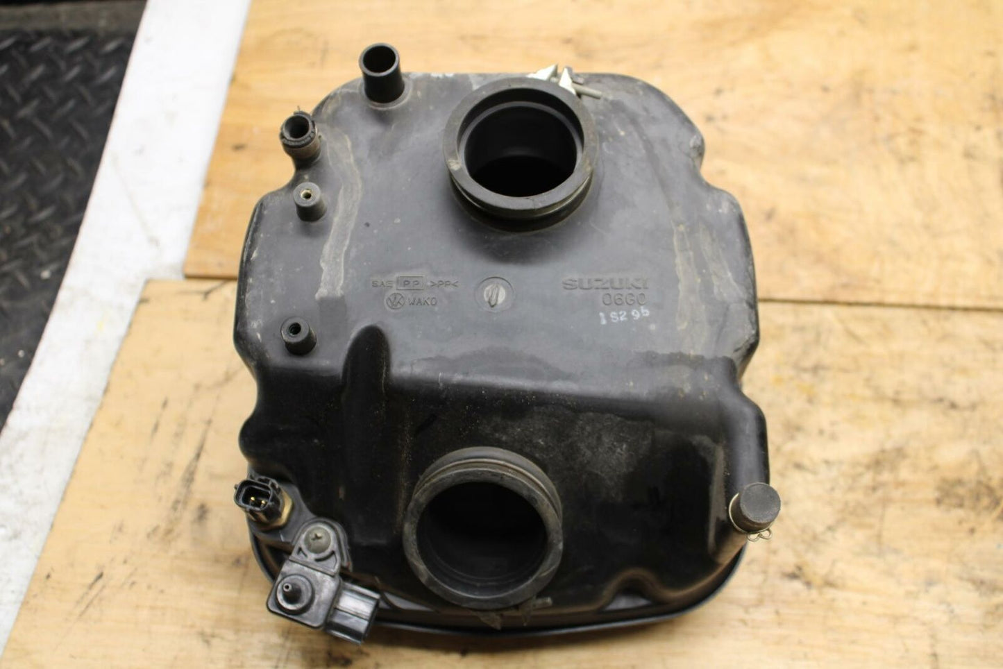 02-03 SUZUKI VSTROM 1000 AIR CLEANER FILTER BOX AIRBOX BB331