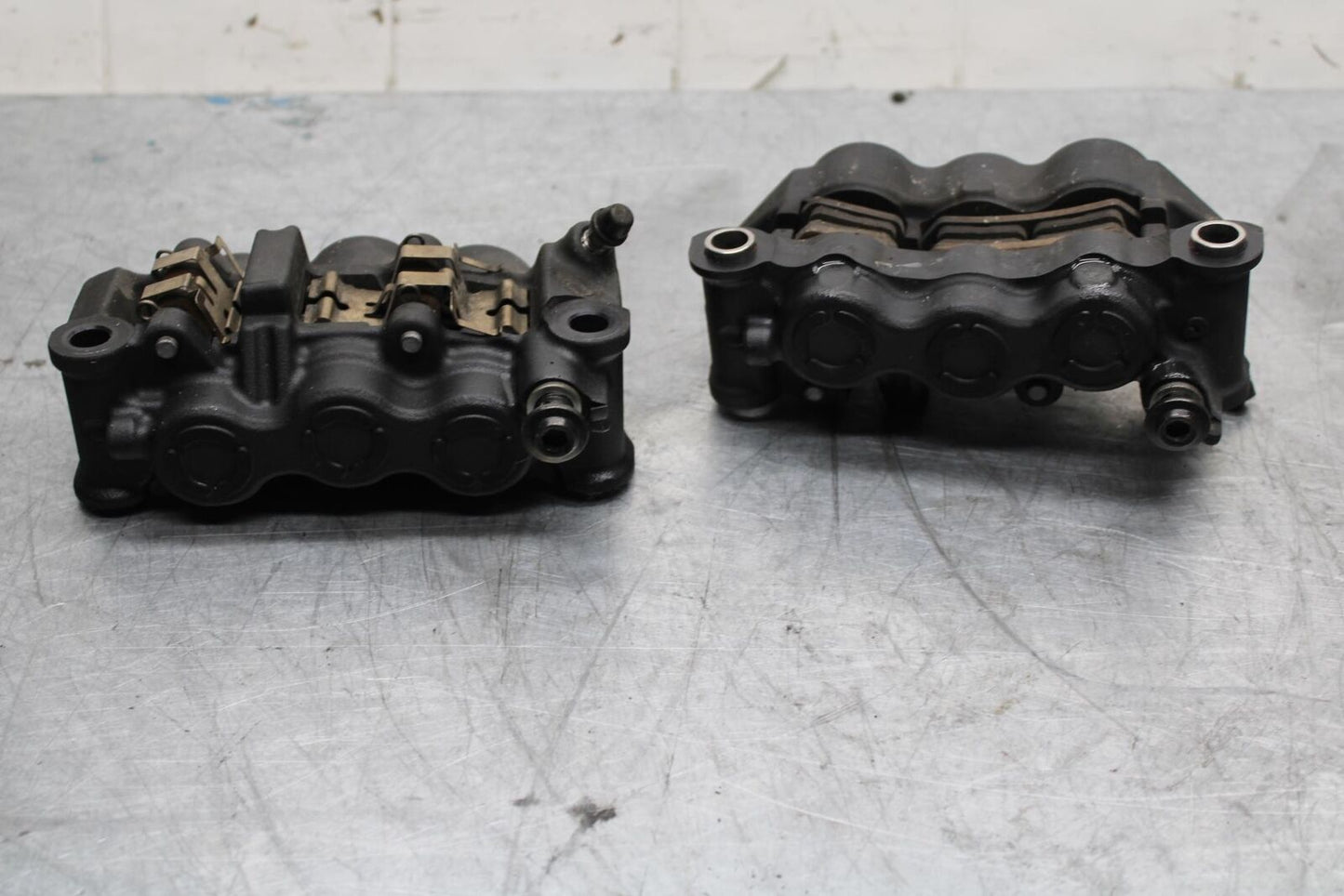 09-14 YAMAHA YZF R1 RIGHT LEFT FRONT BRAKE CALIPER SET PAIR CALIPERS BB448