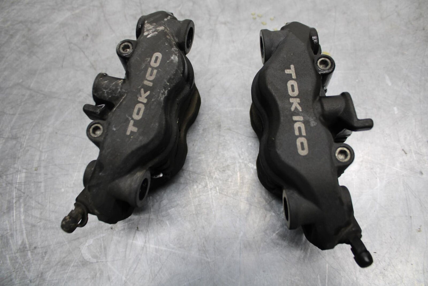05-06 HONDA CBR600RR RIGHT LEFT FRONT BRAKE CALIPER SET PAIR CALIPERS BB479