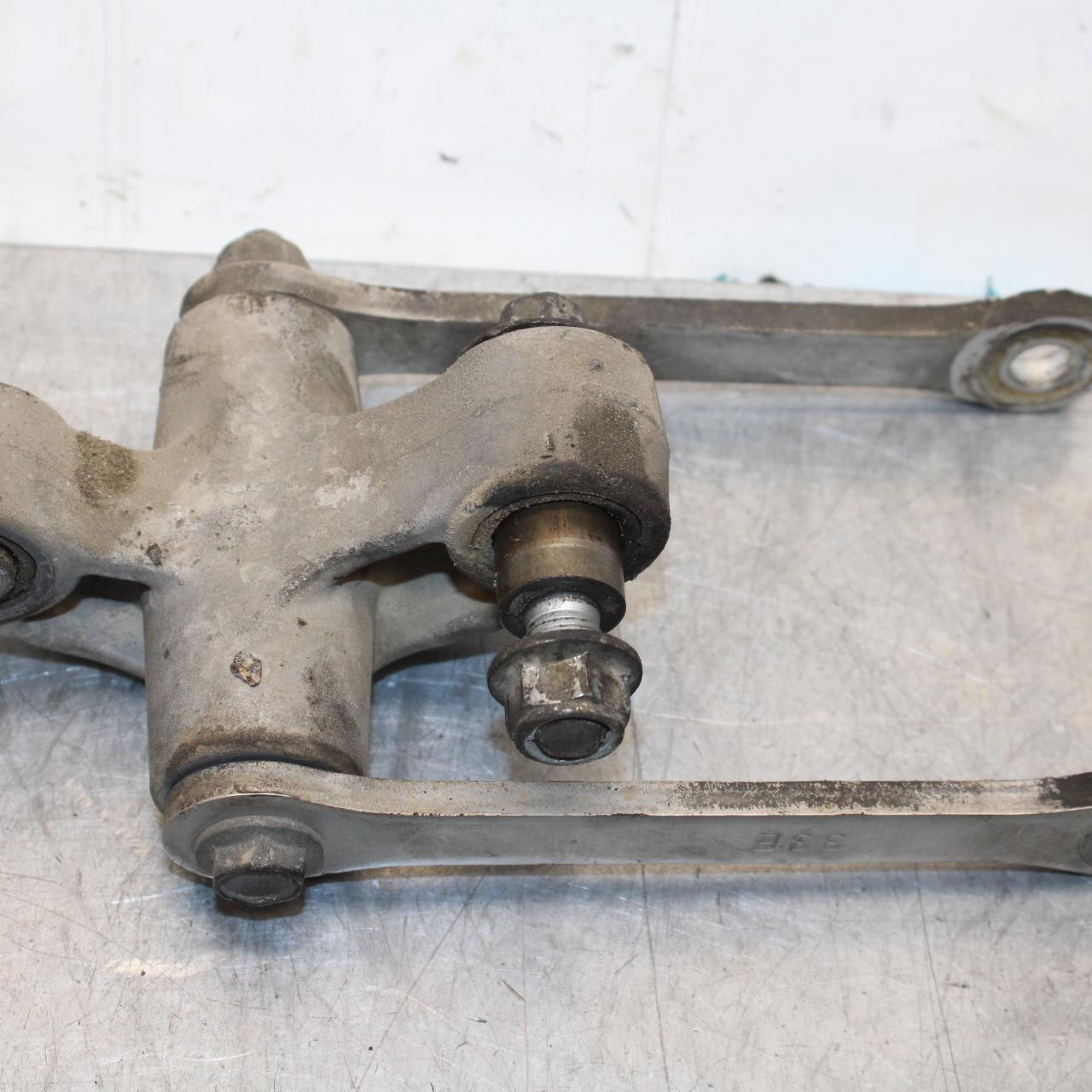 1999 Suzuki GSXR600 REAR DOGBONE SHOCK LINKAGE LINK 62600-34820 BB580