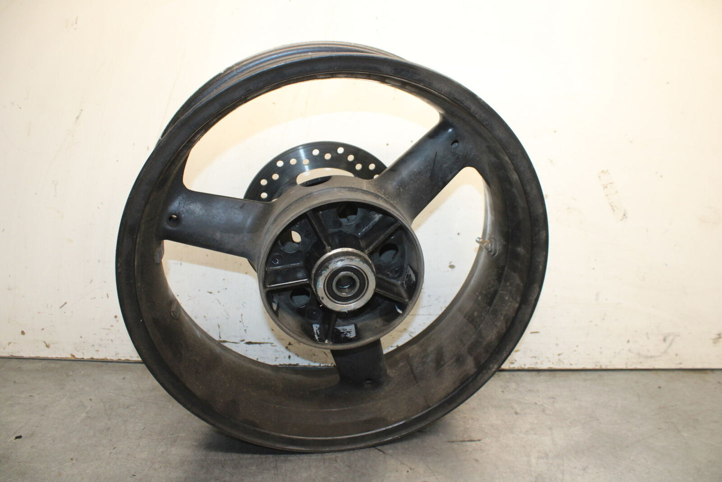03-04 TRIUMPH DAYTONA 600 REAR WHEEL BACK RIM BB745